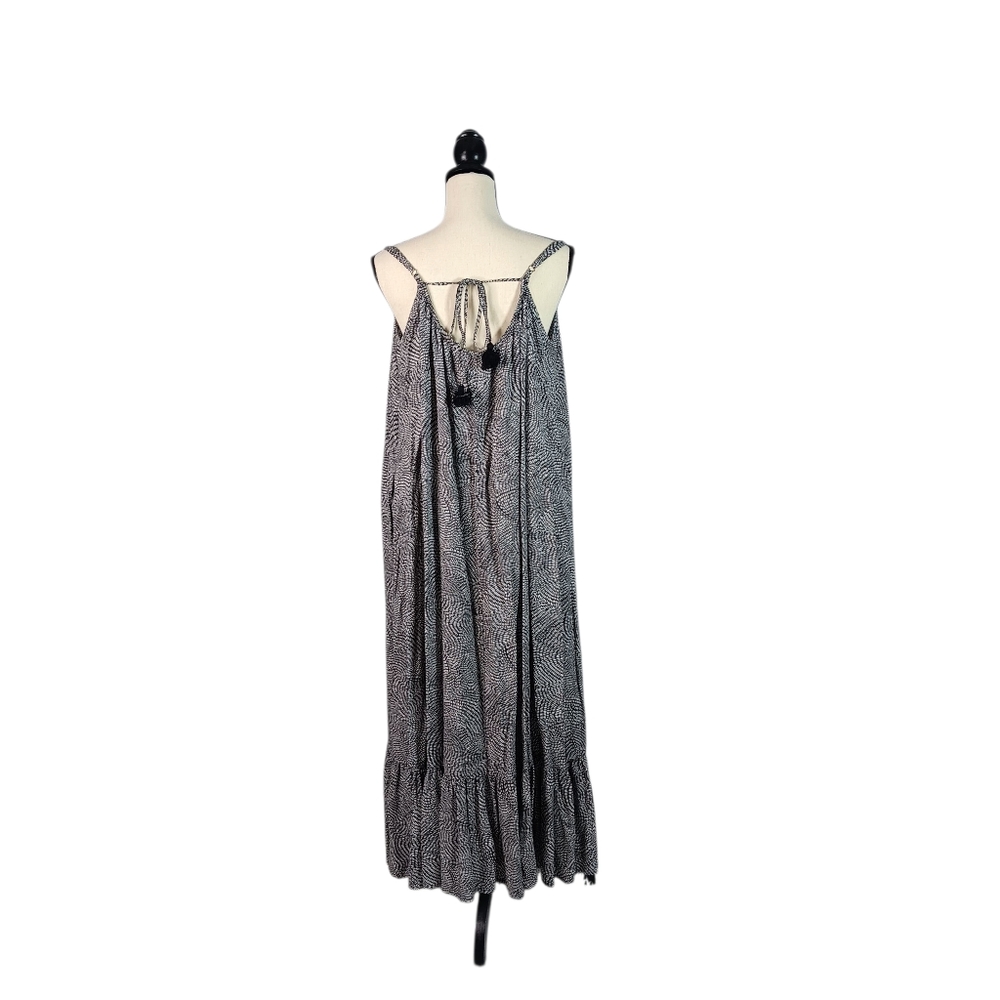 Ava & Viv Women's Sleeveless Black and White Flowy Ruffle Hem Maxi Sundress, 1X - Picture 6 of 7
